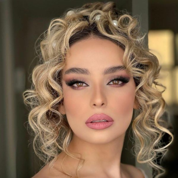 آرایشگاه زنانه صورتی سلسبیل تهران